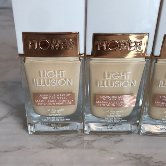 Flower light illusion all day wear SPF18 shell foundation make up bundle - Picture 2 of 7